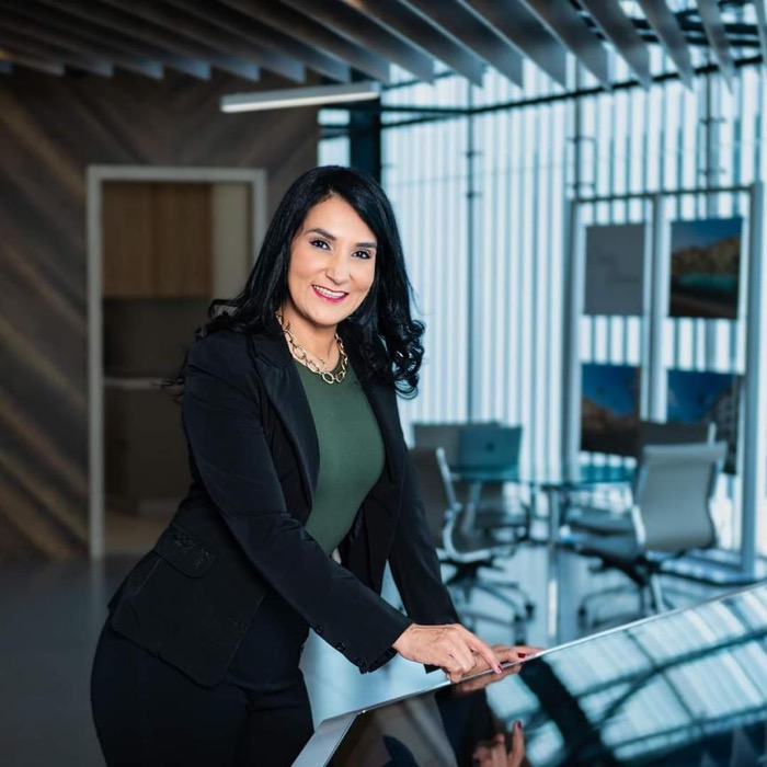 Luz Carbono — Asesora de Inversiones Empresas Bern