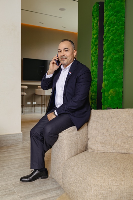 Rafael Rosas — Commercial Associate RE/MAX 507